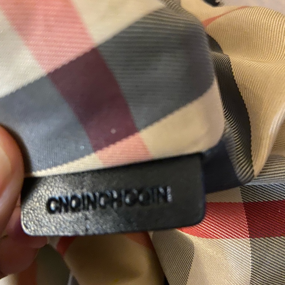 Authentic Burberry Tote - image 5